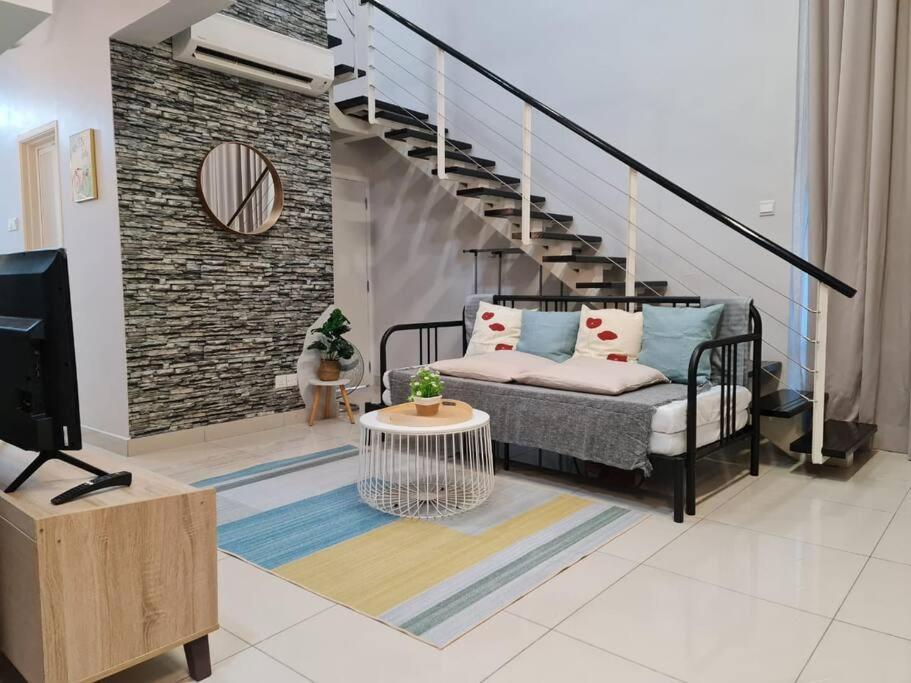 Maritime Luxury Duplex 2bedrooms 6-10pax * Jelutong